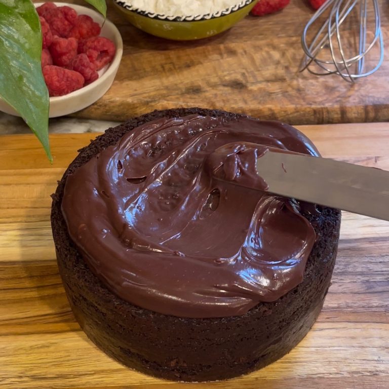The Best Chocolate Cake - Mariyum